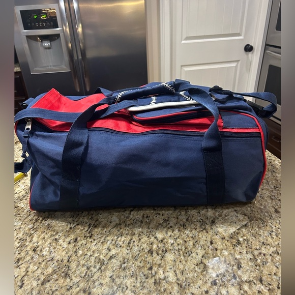 Copperstone Collection- Boston Red Sox Sports Bag - Picture 3 of 9